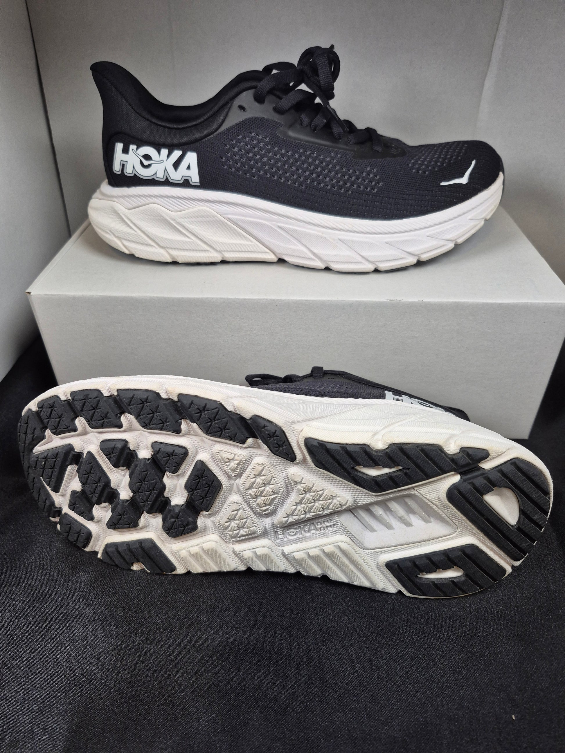 HOKA Arahi 7