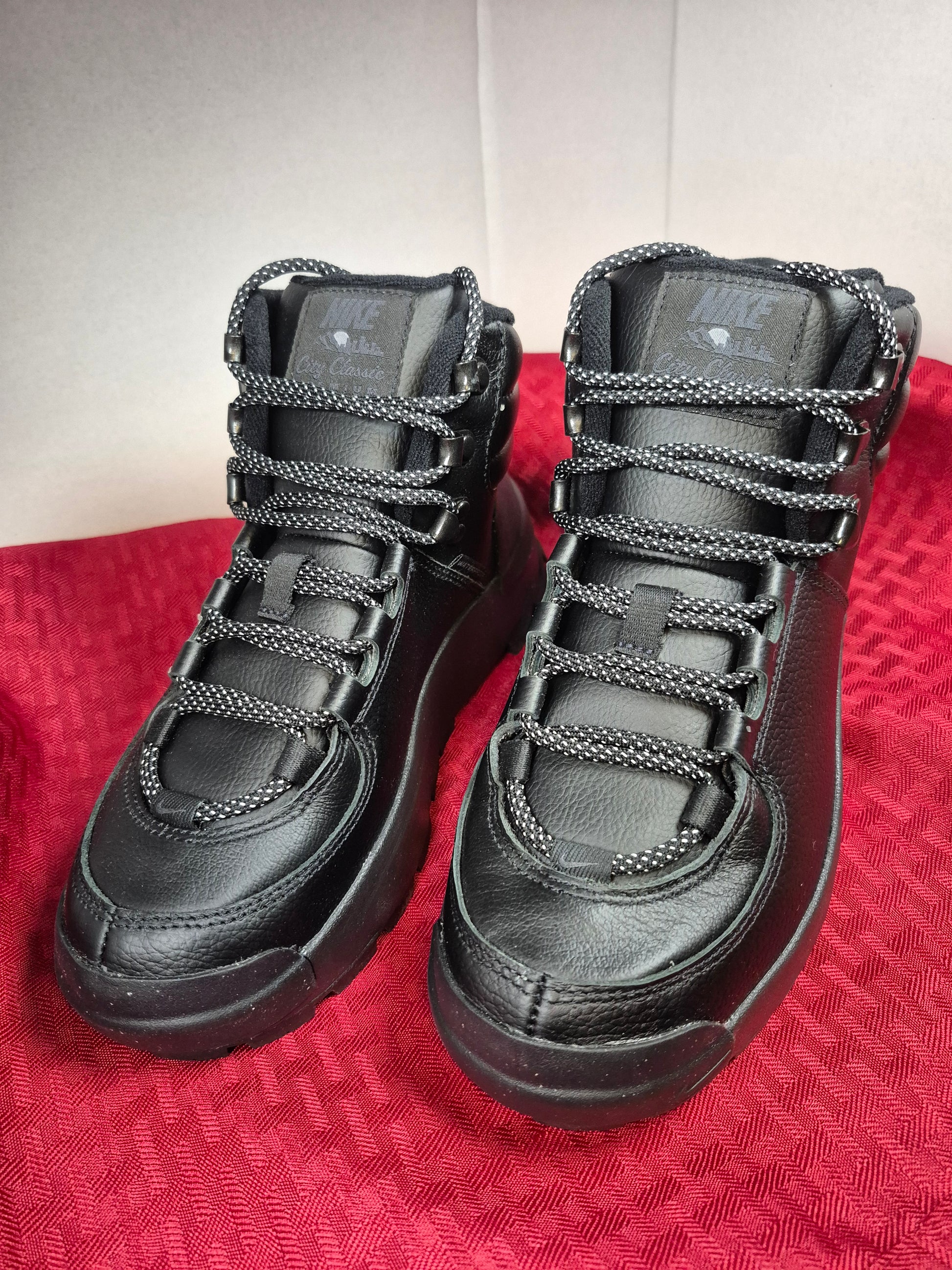 Nike City Classic Premium