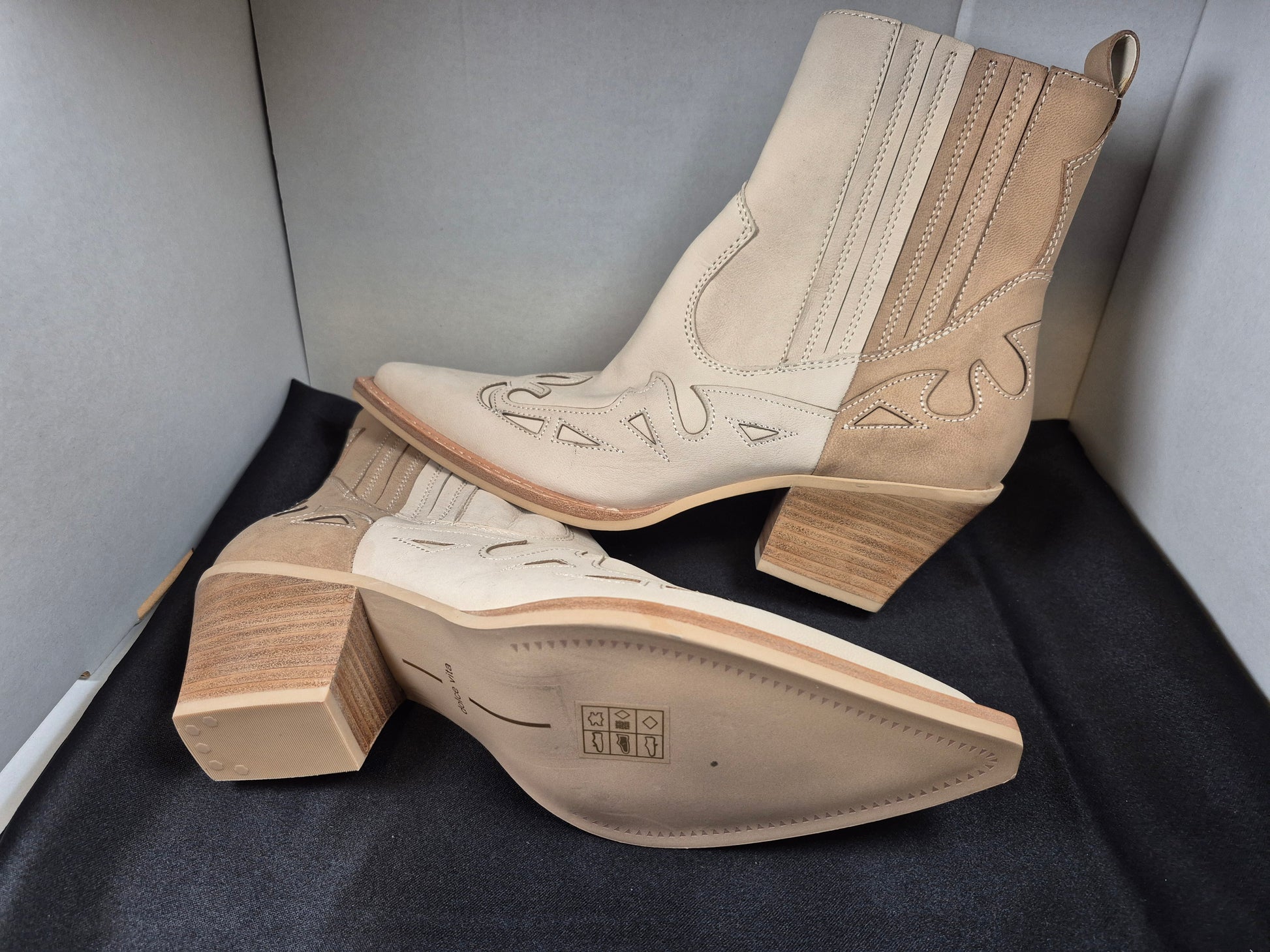 Dolce Vita Women's Ramson Boot Size 9