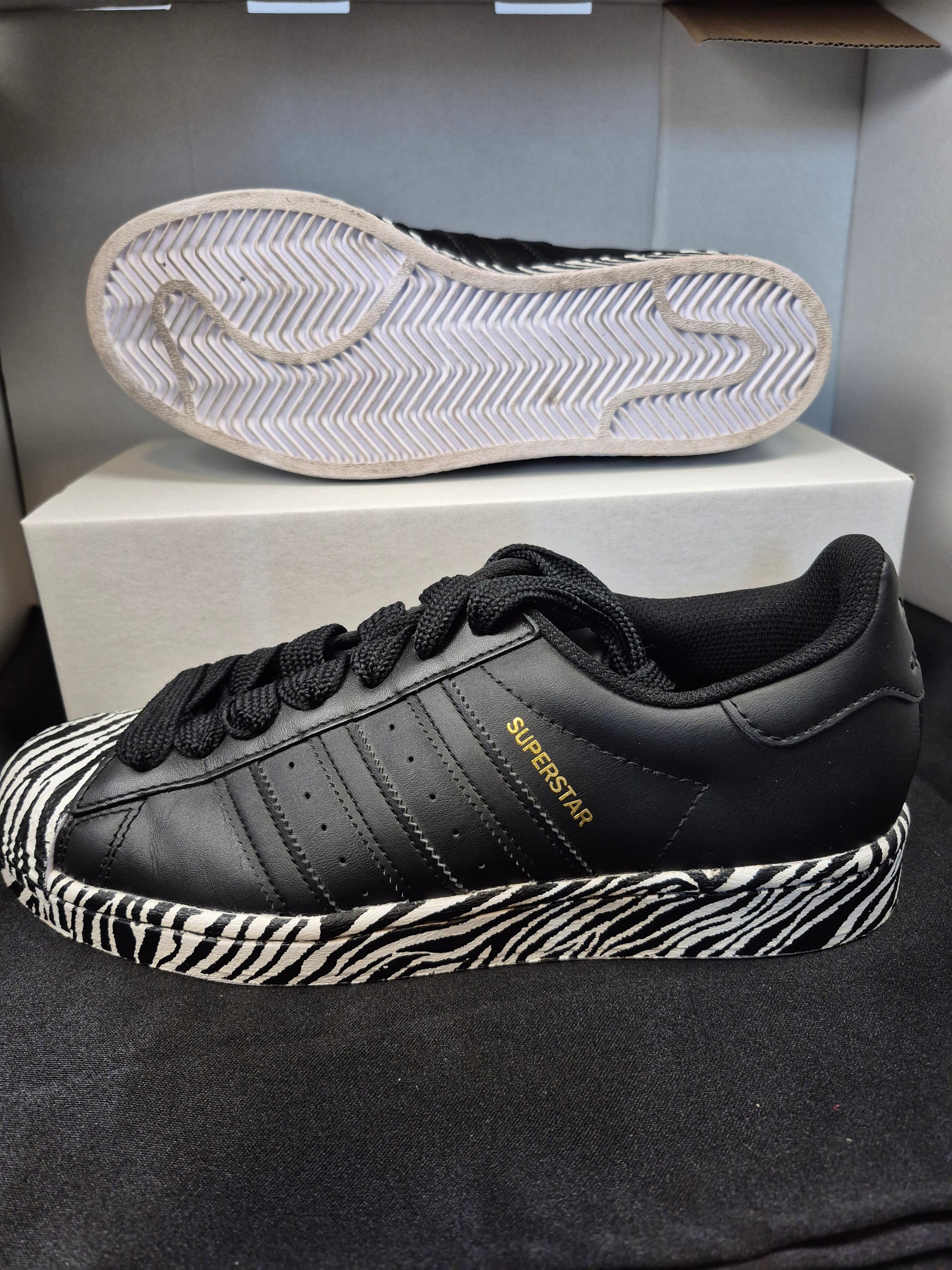 Adidas Superstar Zebra Women's Sneaker Size 9