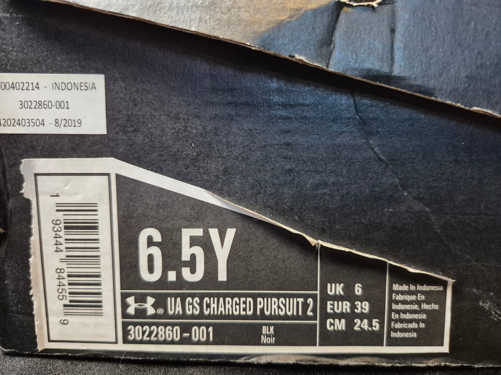 UA Boys Charged Pursuit 2 Shoe Size 6.5