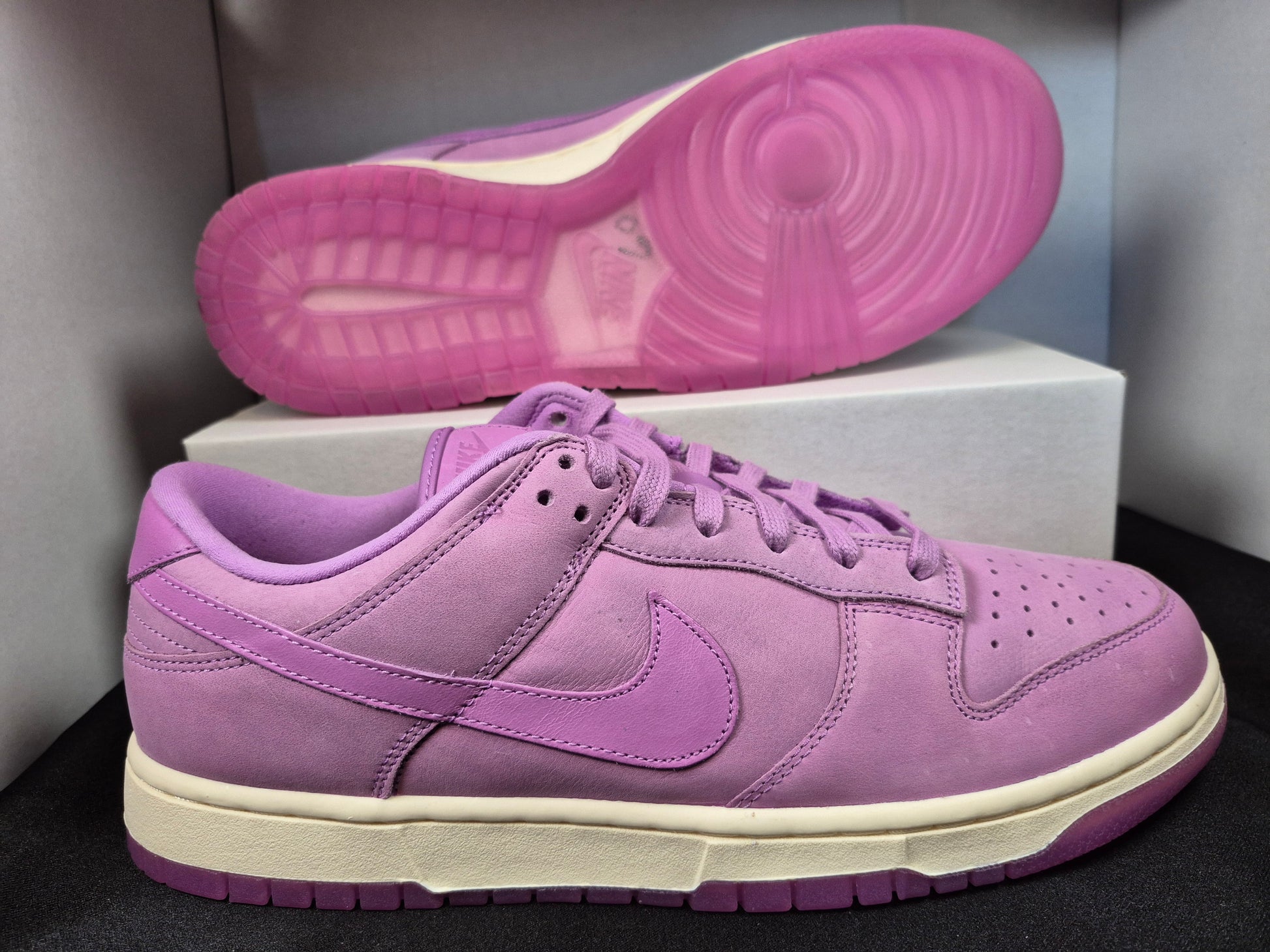 Nike Women's Dunk Low Rush Fuchsia Shoe Size 12