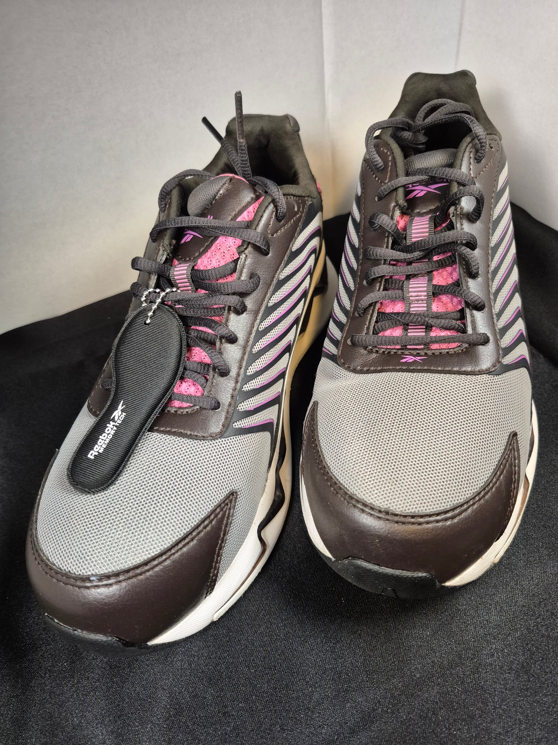 Reebok Women's Safety Toe Shoe Size 9.5