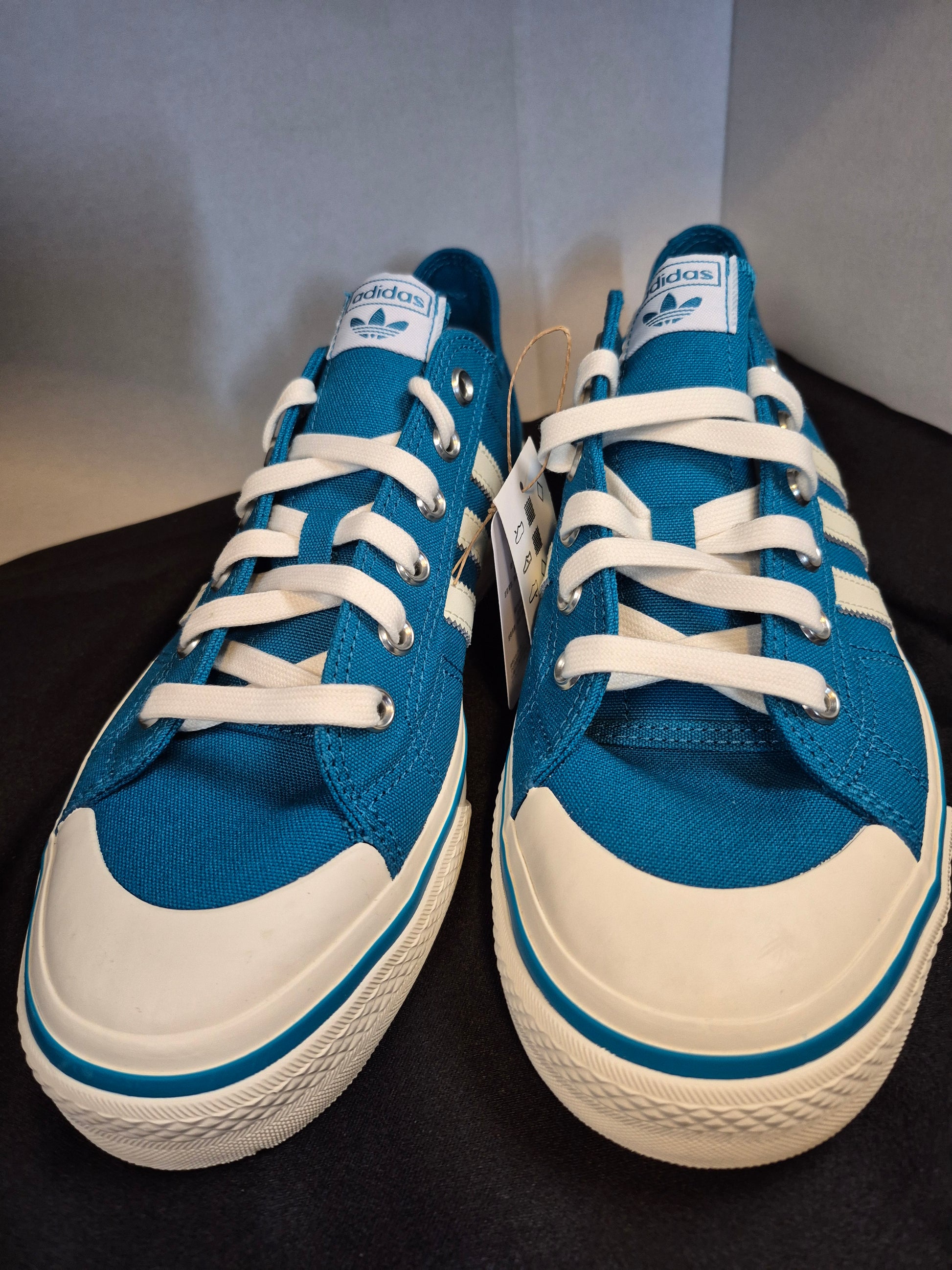 Adidas Men's Nizza Sneaker Size 2