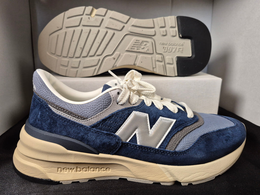 New Balance Classics 997R Unisex Shoe Size 10M/11.5W