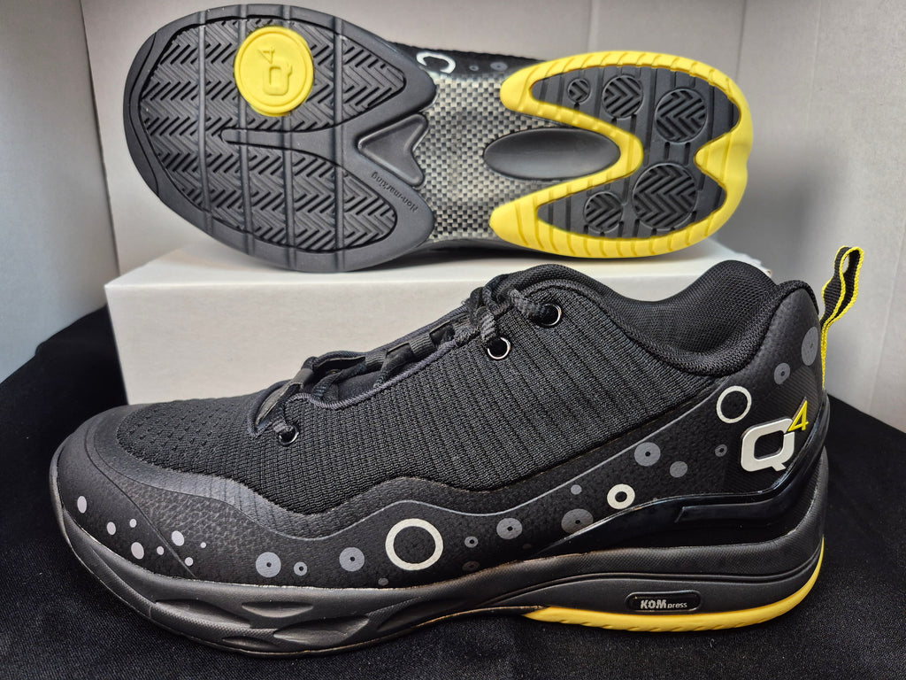 Q4MB-011 Men's Basketball Shoe Size 10