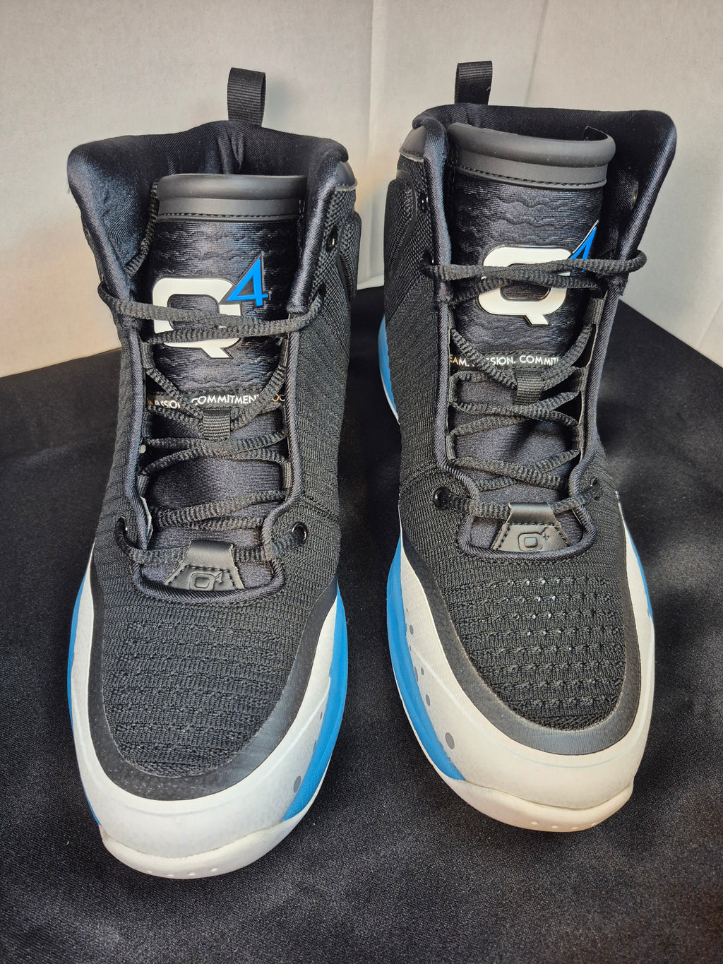 Q4MB-015 Men's Basketball Shoe Size 11