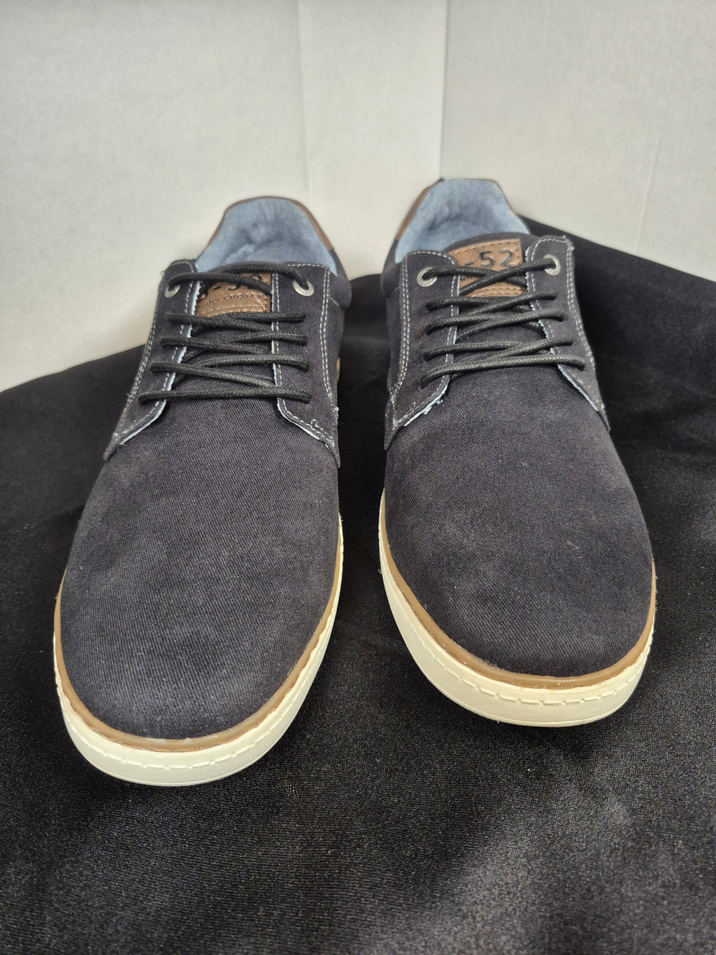 B-52 by Bullboxer Augusta Dress Sneaker Size 8