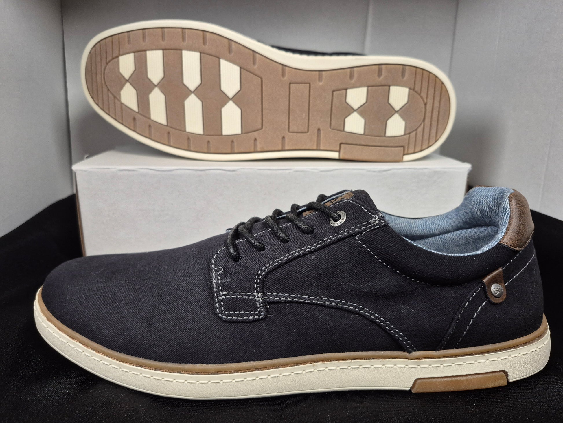 B-52 by Bullboxer Augusta Dress Sneaker Size 12