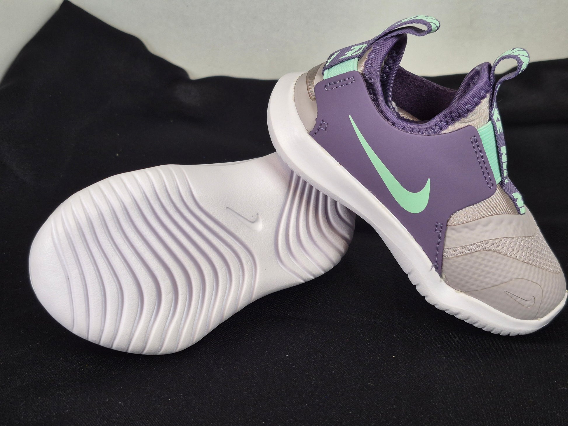 Nike Flex Runner Toddler Shoe size 6c