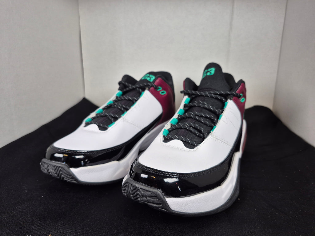 Jordan Max Aura 3 (Big Kid) size 7Y