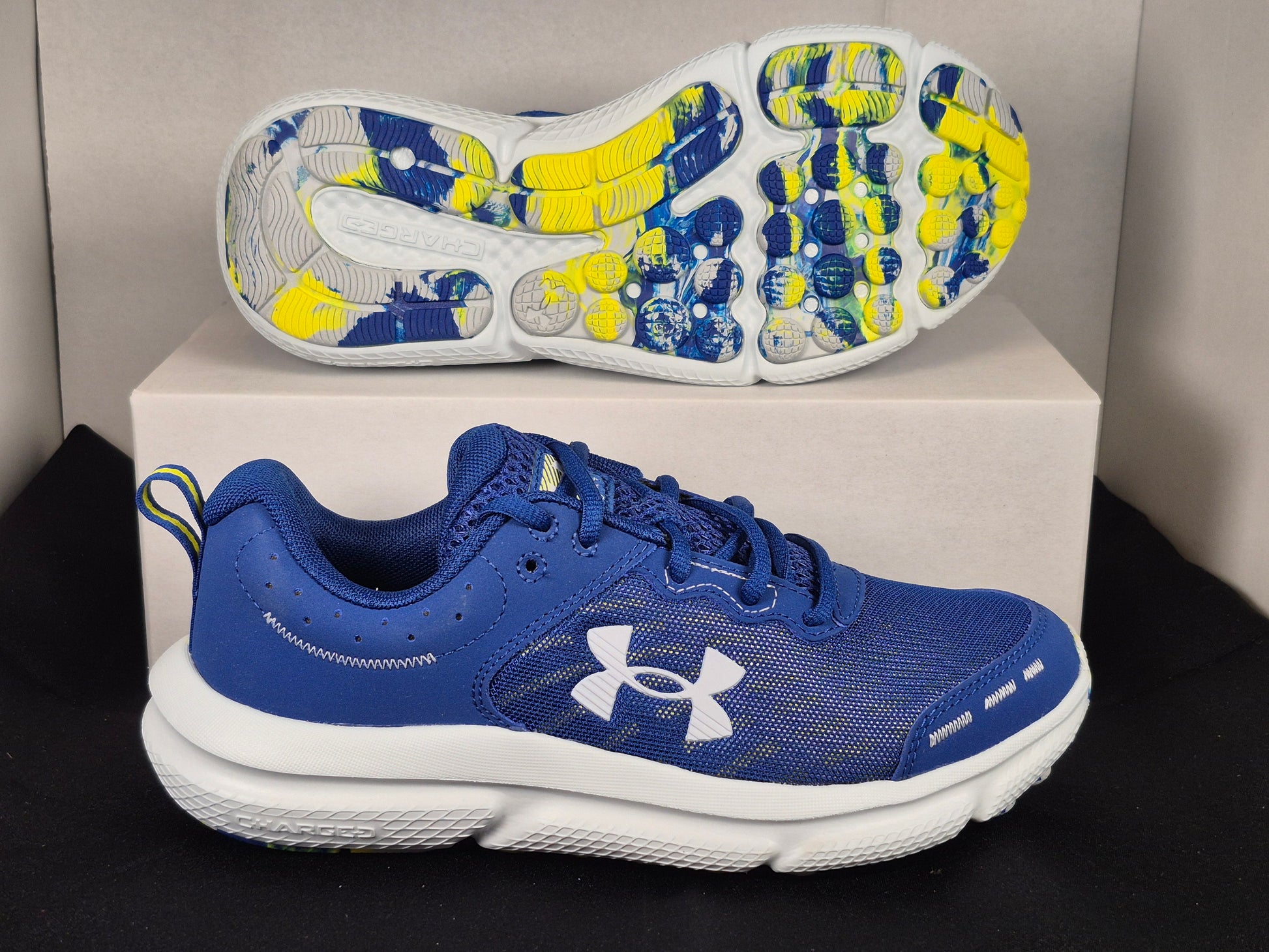 UA BGS Assert 10 Boys size 6Y