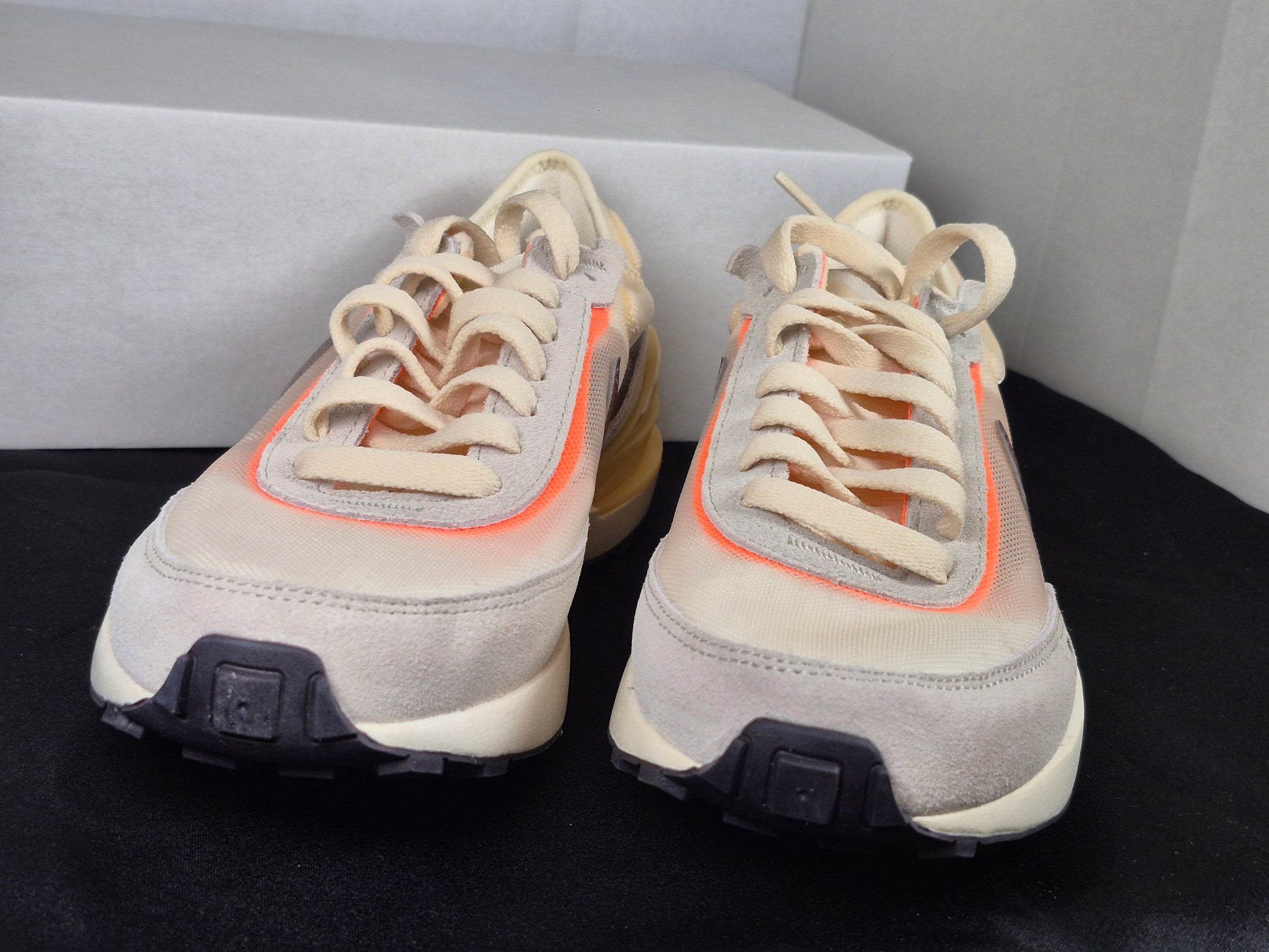 Nike Waffle One (GS) Boy's size 6.5Y