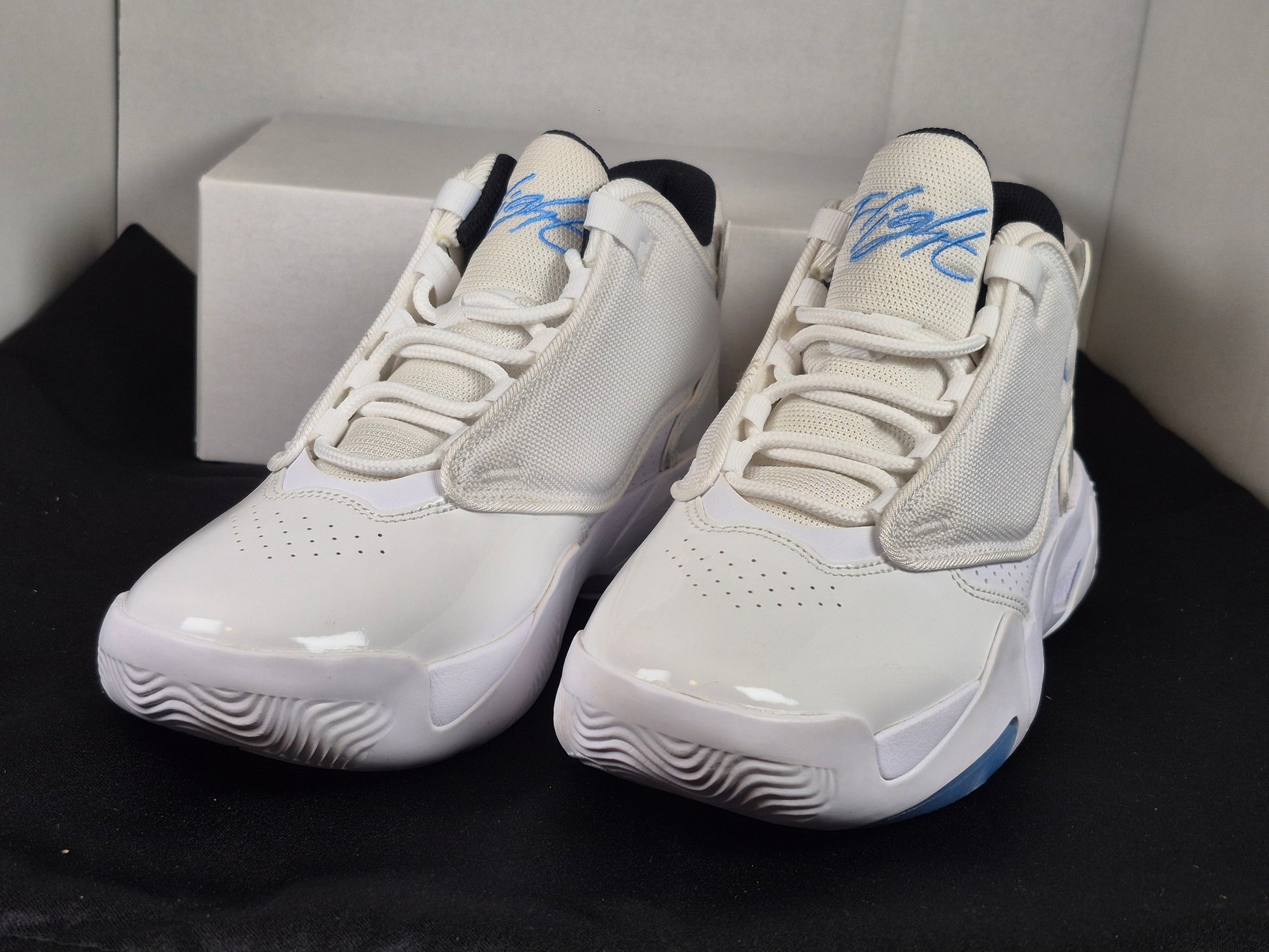 Jordan Boy's Max Aura 4 size 5