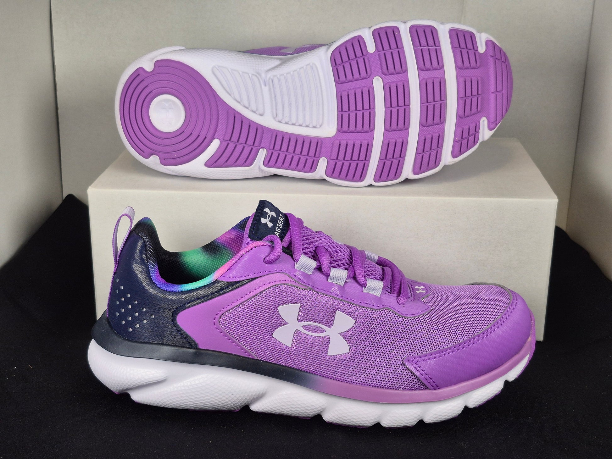 UA GGS Assert 9 NL Girl's size 5.5Y