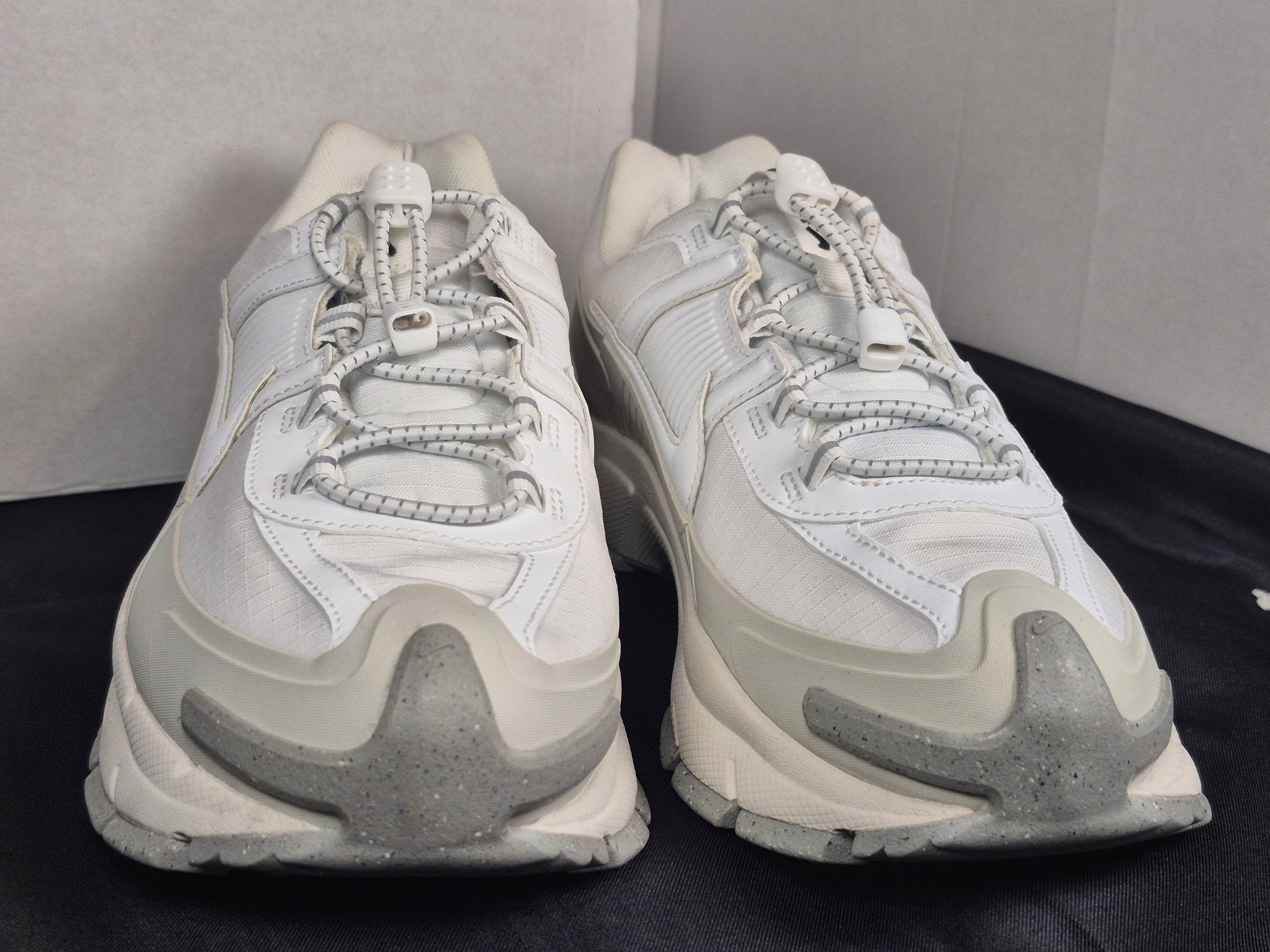 Nike Zoom Vomero Roam Unisex size 8M/9.5W