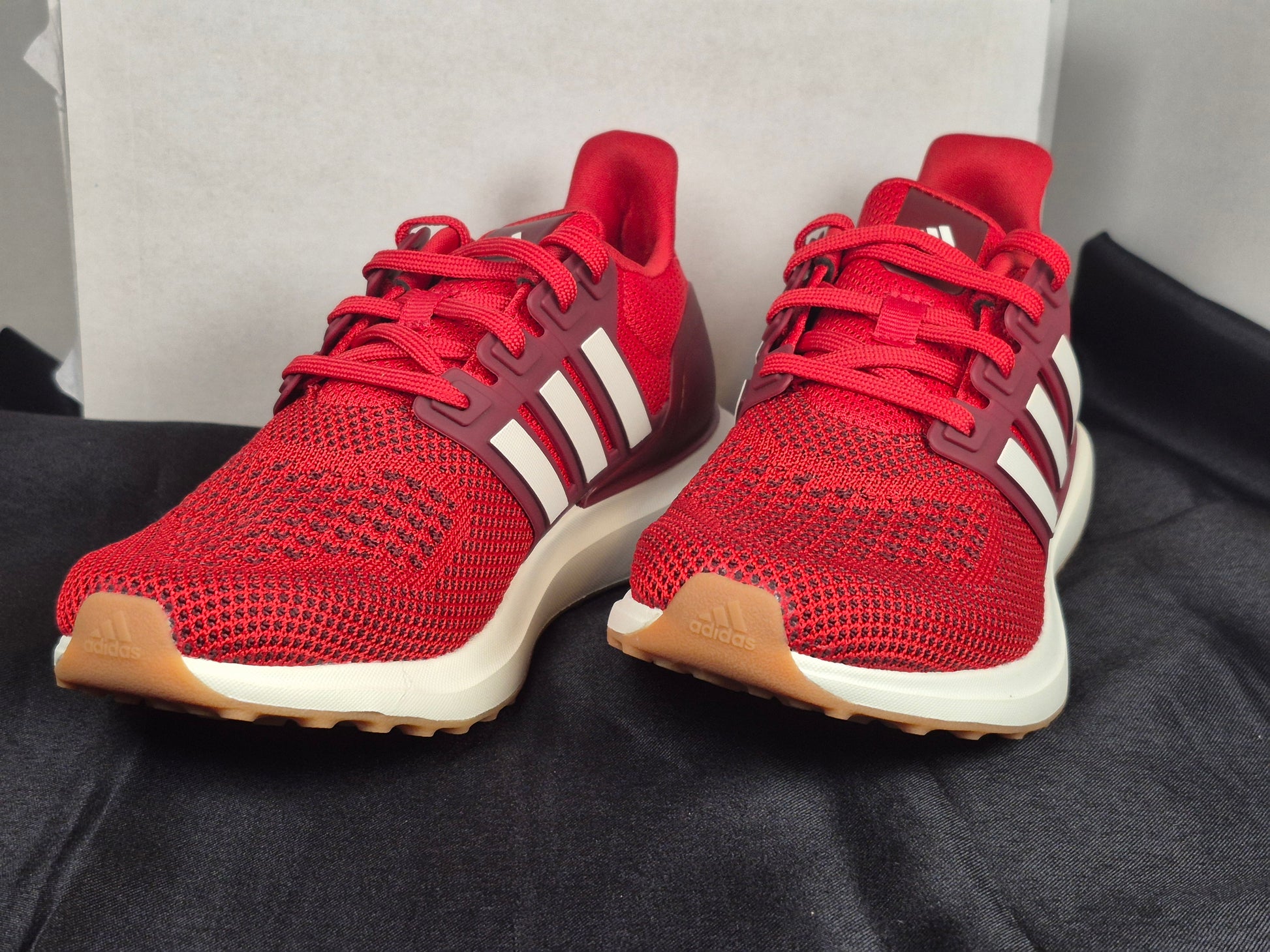 Adidas Ubounce DNA J Sneaker Unisex size 4 big kids