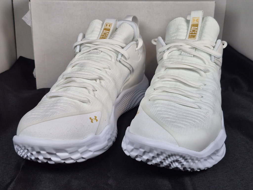 UA Flow Ace Low Women's Volleyball Shoe size 11